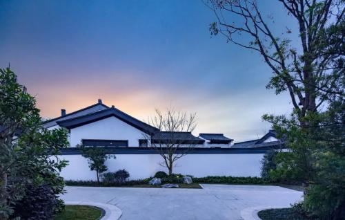 合景泰富25周年記： 特色城鎮的新探索 云上的美好生活